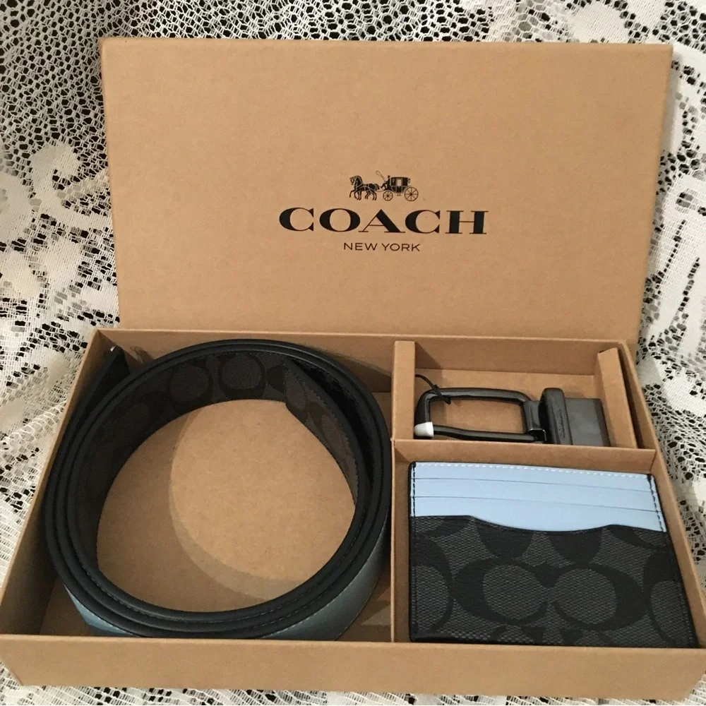 Coach Wide Harn Card Case - Picture 1 of 9